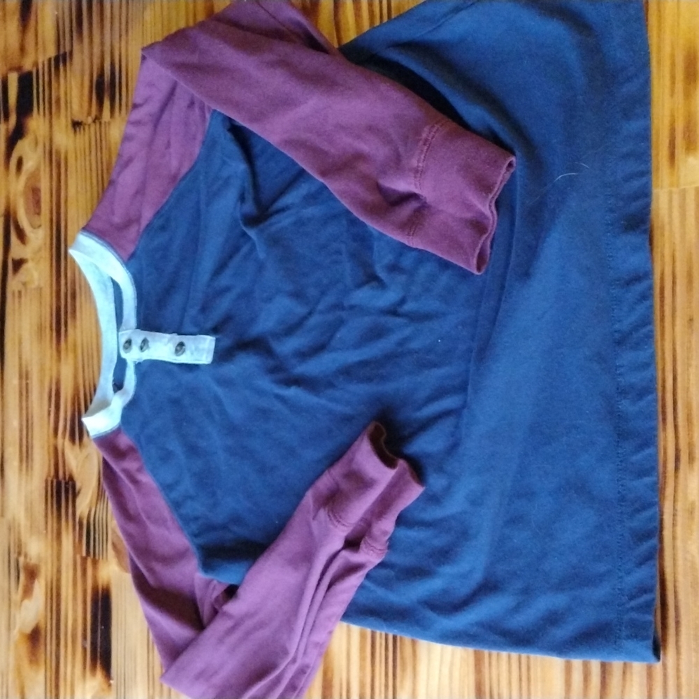 Long sleeve tee